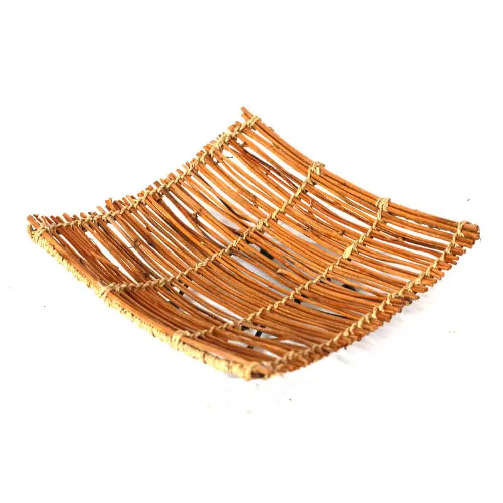 eckige Schale mit Standfuß aus Bambus