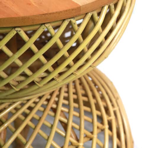 Rattan Beistelltisch im Sanduhr Design