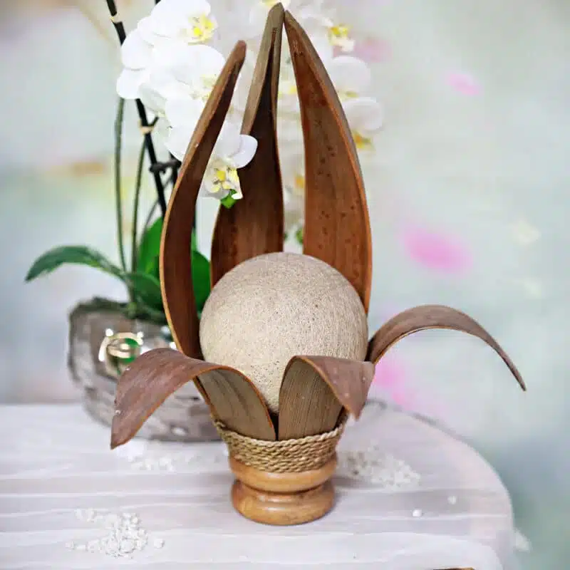 Lampe als geöffnetes Bambusblatt