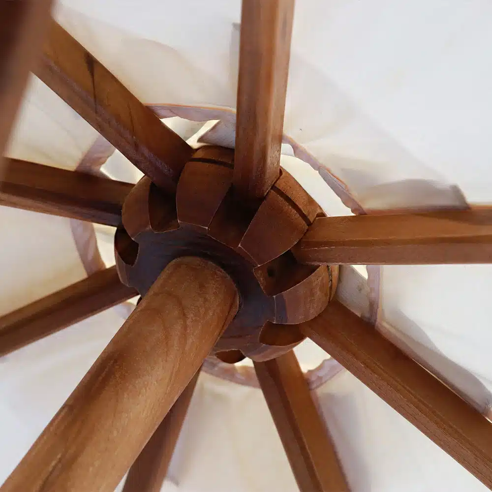Teak Sonnenschirm, groß, 2,50m Durchmesser Teak Sonnenschirm, groß, 2,50m Durchmesser