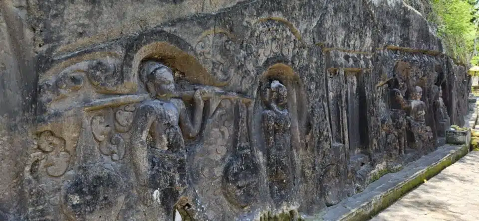 Durch viele Tempel bis zur Ente 8 Durch viele Tempel bis zur Ente: Pura Yeh Pulu