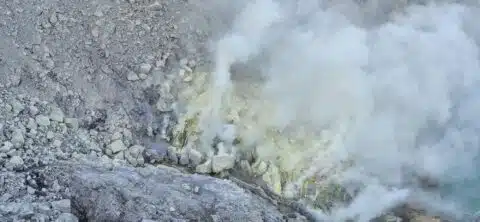Traumjobs am Kawah Ijen: Die Schattenseiten des Vulkans