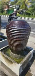 Blumenübertopf / Wasserspiel