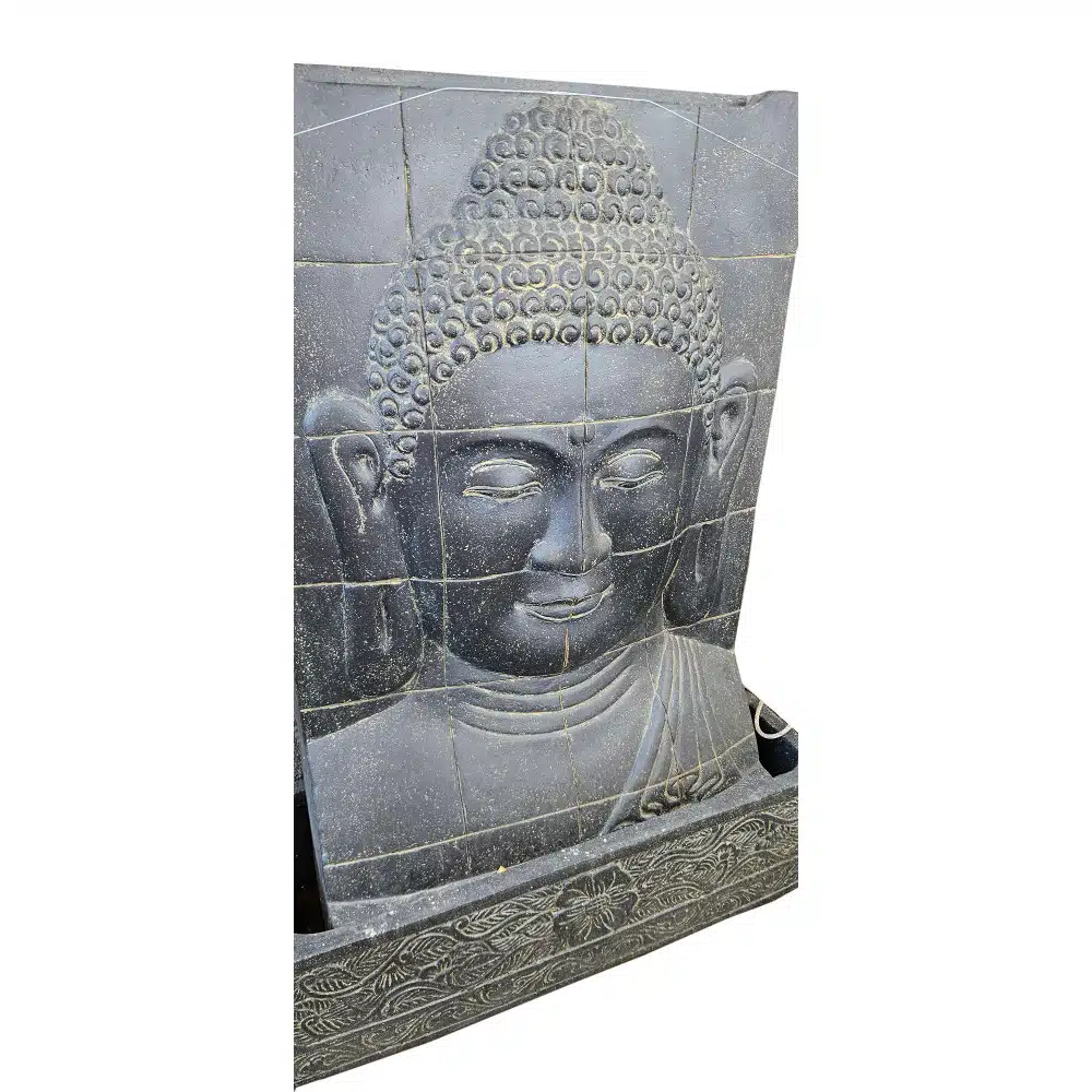 Dhamma Buddha-Brunnen aus Betonguss, Wandrelief, 150 × 120 cm Dhamma Buddha-Brunnen aus Betonguss, Wandrelief, 150 × 120 cm