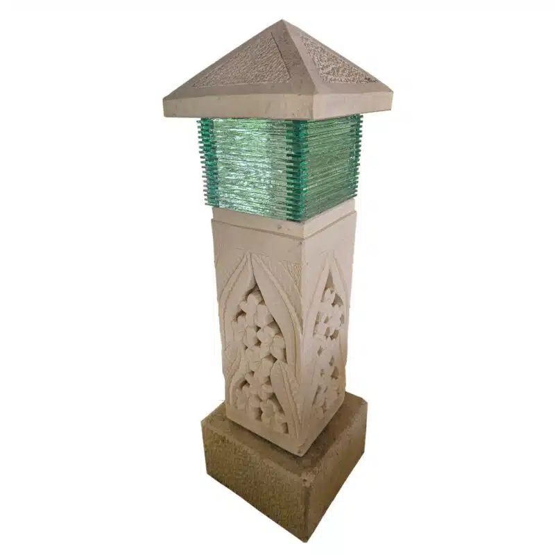 Cahaya Gartenlampe: Balinesische Betonguss-Laterne mit Glas und Spitzdach, 110 cm
