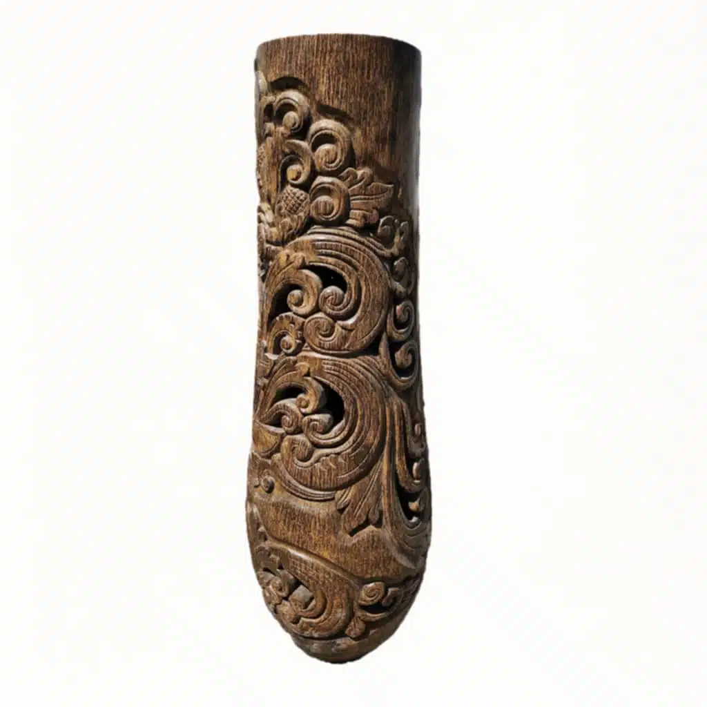 große verzierte Palmenvase