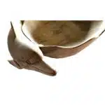 Lumba Schale in Delfinform aus Albesiaholz – Leichtigkeit der Meere 3 Nussschale getragen von einem Delfin