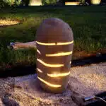Batu Gartenlampe: Flussstein, handgeschliffen, mit Lichtschlitzen, 30cm hoch 4 Batu Steinlampe mit 20W LED Licht