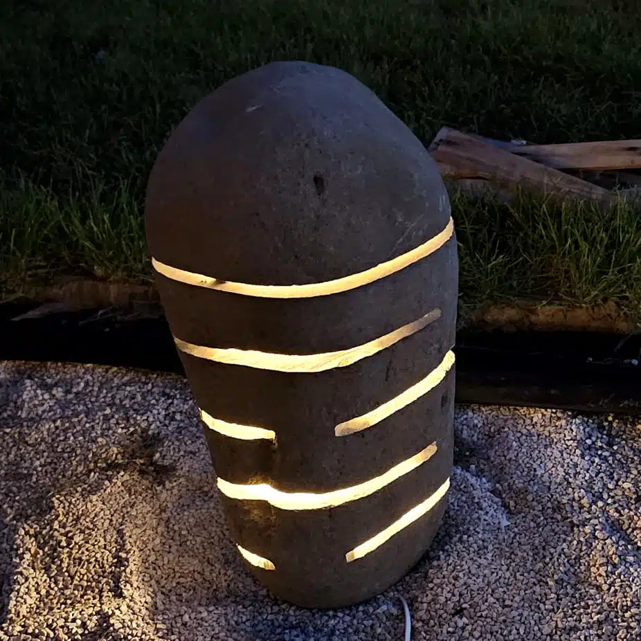 Batu Steinlampe mit 20W LED Licht Batu Steinlampe mit 20W LED Licht