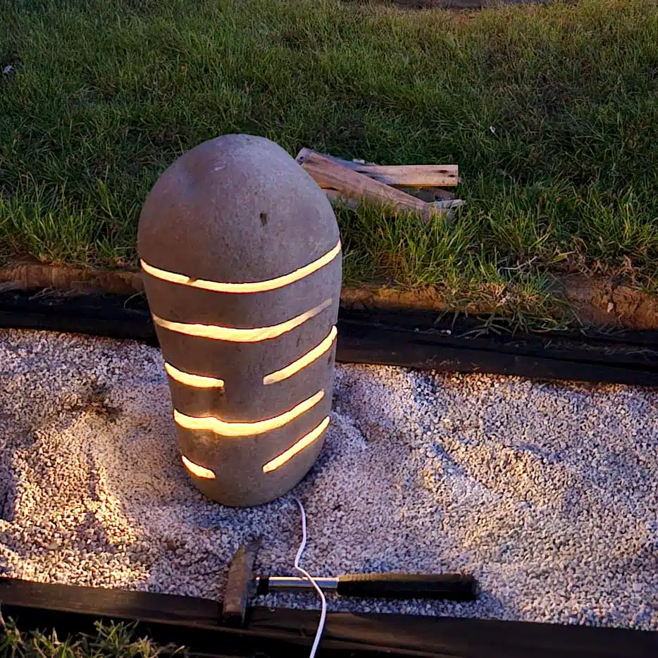 Batu Steinlampe mit 20W LED Licht Batu Steinlampe mit 20W LED Licht