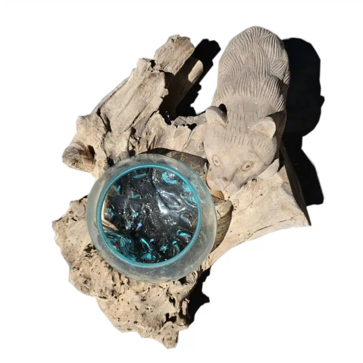 Glas auf Wurzel vom Bär bewacht Glas auf Wurzel vom Bär bewacht