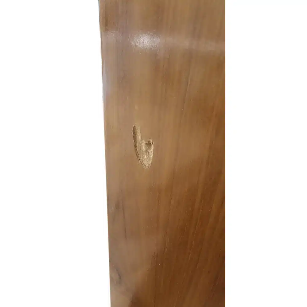 Teakholz Tisch von 3 Teakholz Kugeln getragen