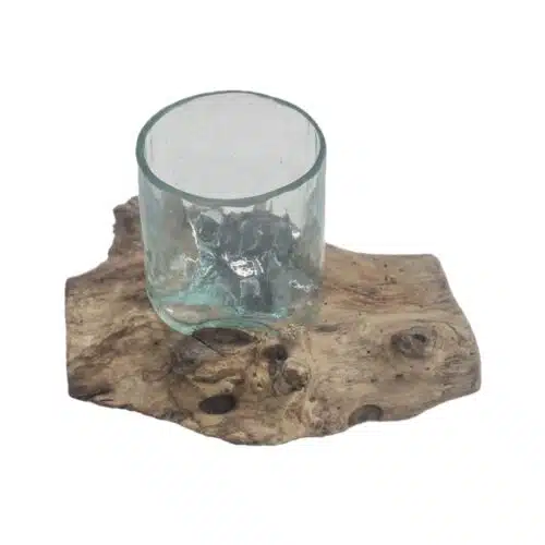 Banyu Glasbecher auf Naturwurzel – handgefertigt, mundgeblasen, angepasst an die Form des Holzes