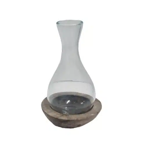 Banyu Giri Karaffe: Mundgeblasenes Recyclingglas auf Naturholz, Höhe 33 cm