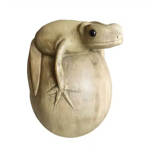 Menetas Frosch-Skulptur aus Hibiskusholz